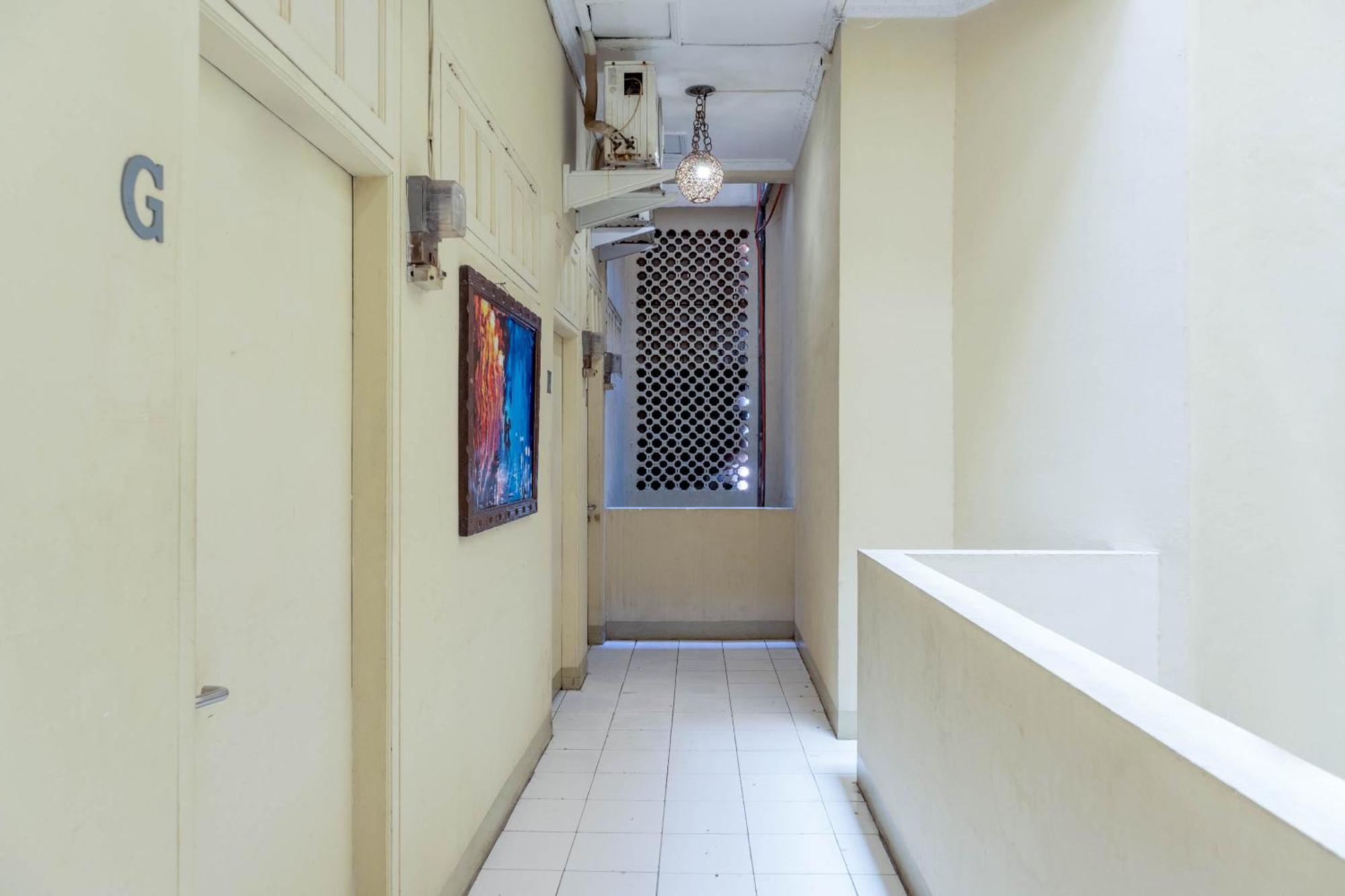 Oyo 1111 Pasar Baru Inn Jacarta Exterior foto