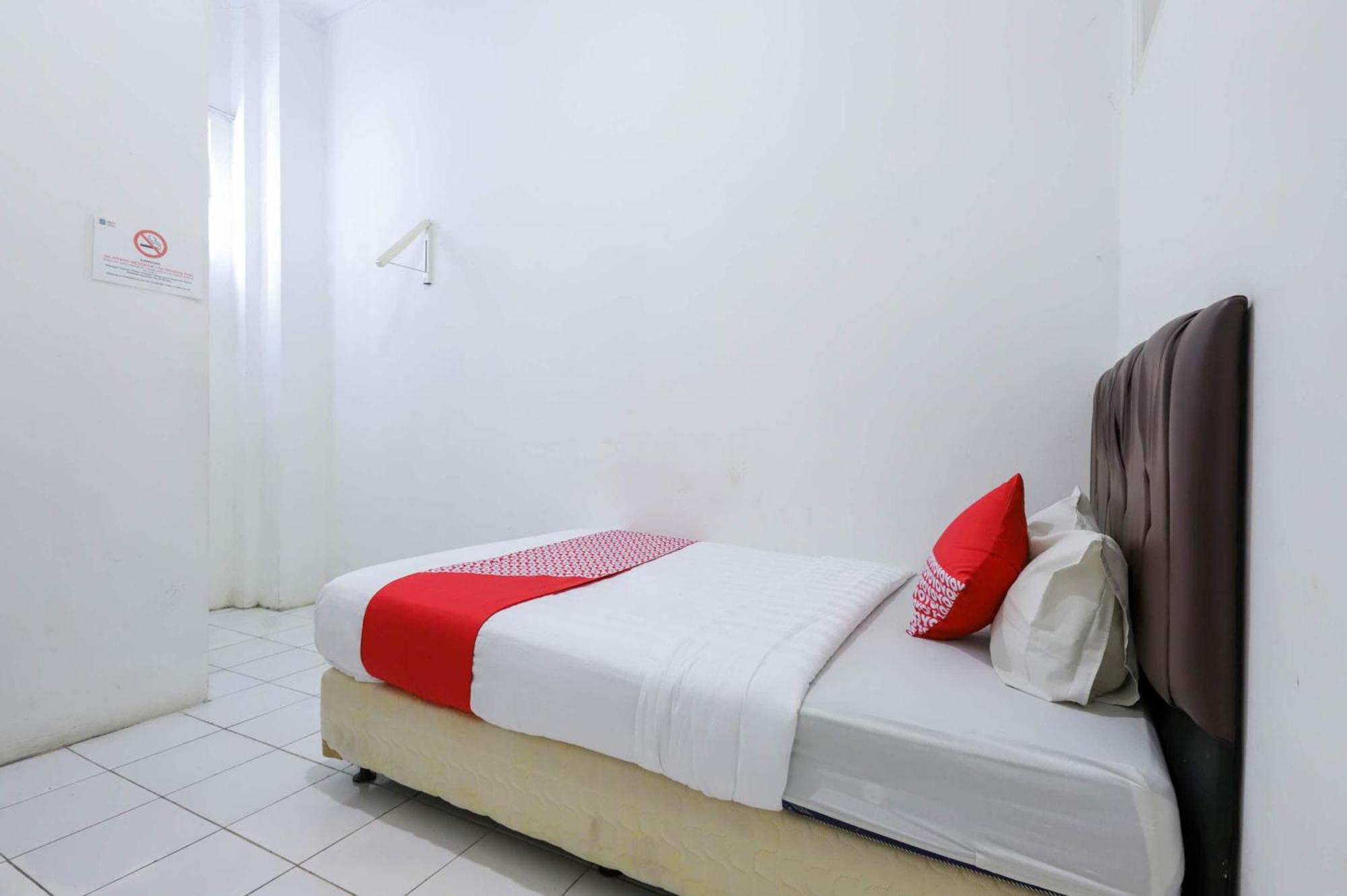 Oyo 1111 Pasar Baru Inn Jacarta Exterior foto